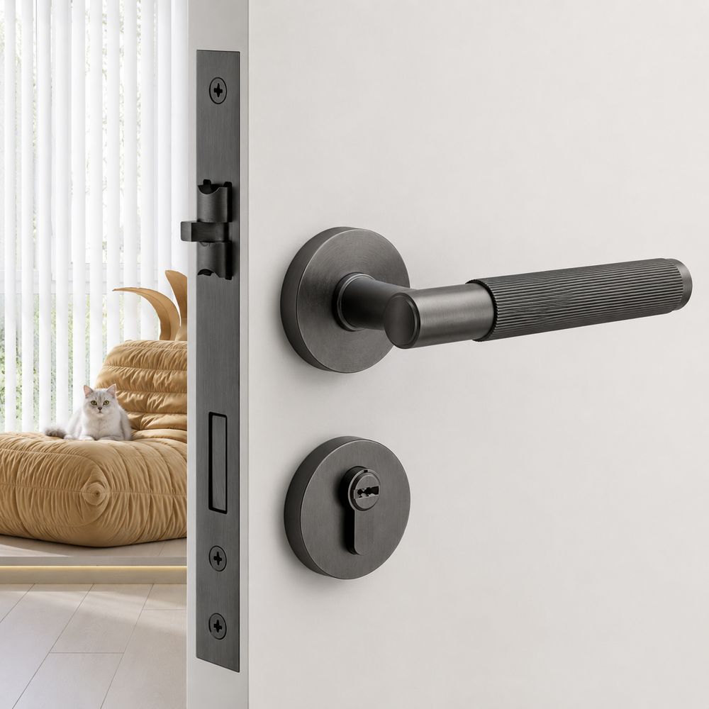 Milano in Brushed Gunmetal met cilinderrozet
